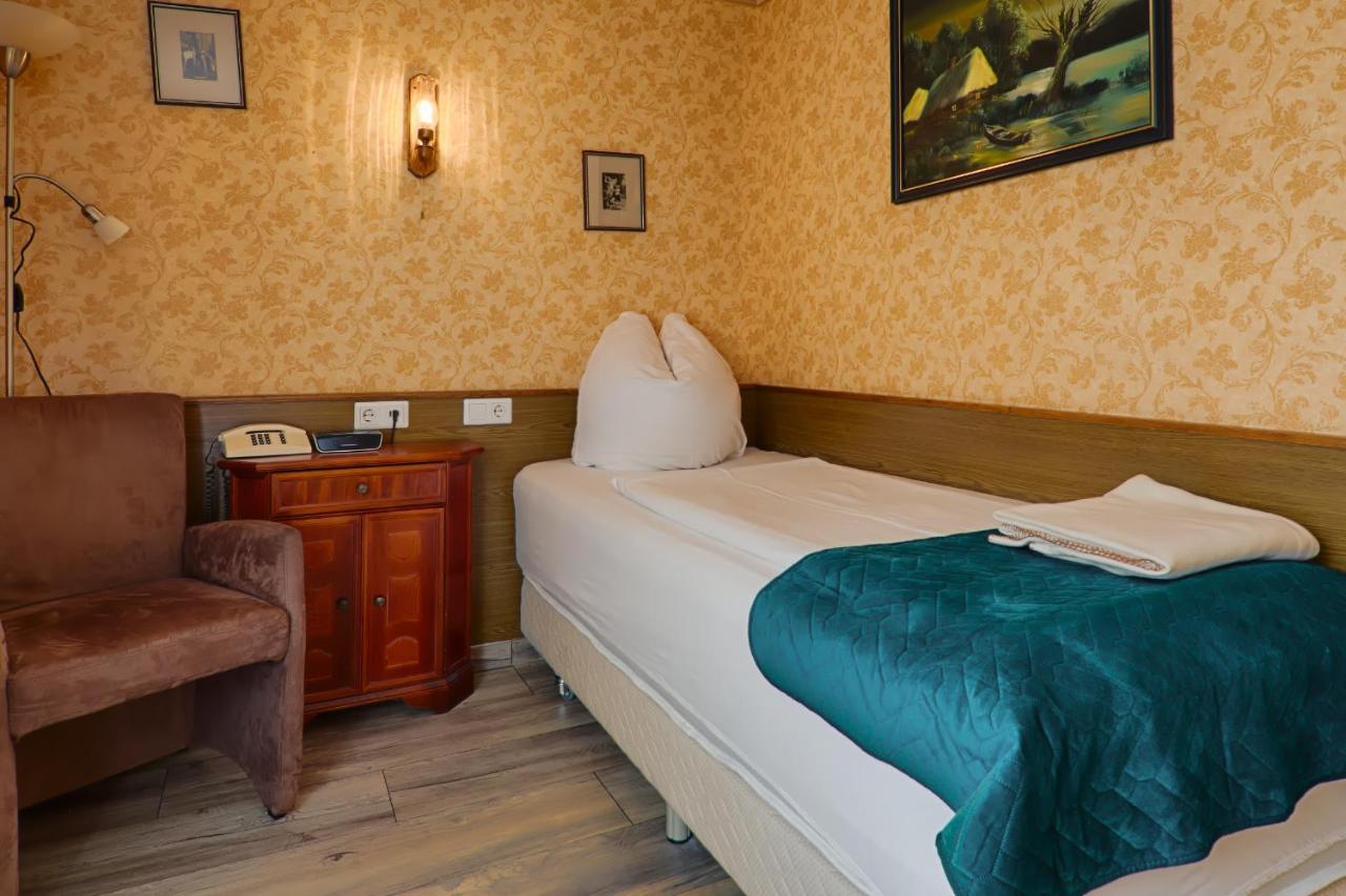 Bed and Breakfast Waldschloesschen à Mittenwalde Extérieur photo