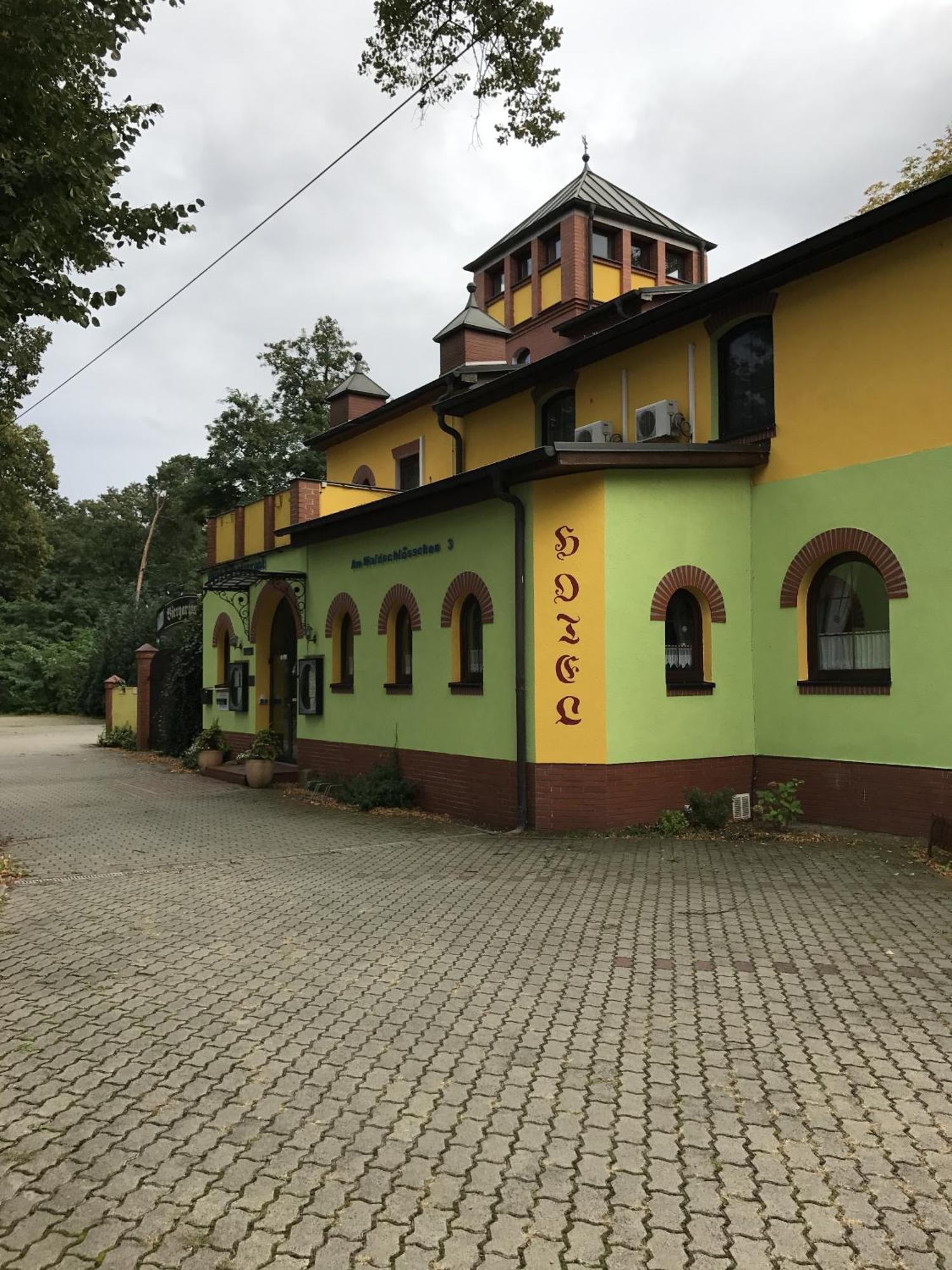 Bed and Breakfast Waldschloesschen à Mittenwalde Extérieur photo