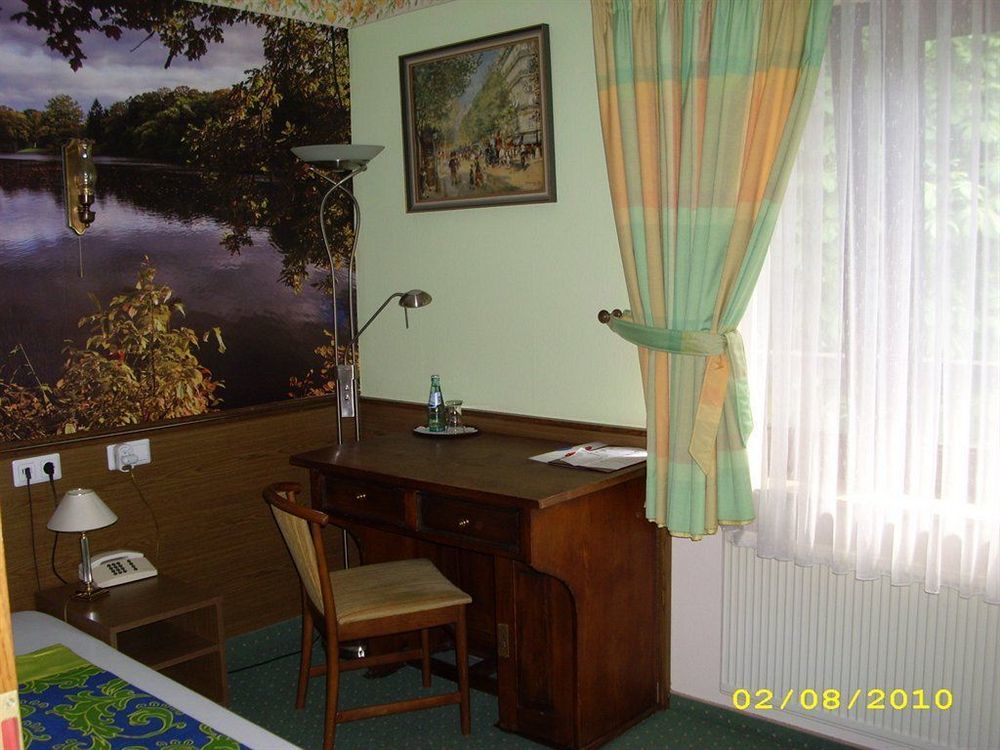 Bed and Breakfast Waldschloesschen à Mittenwalde Extérieur photo